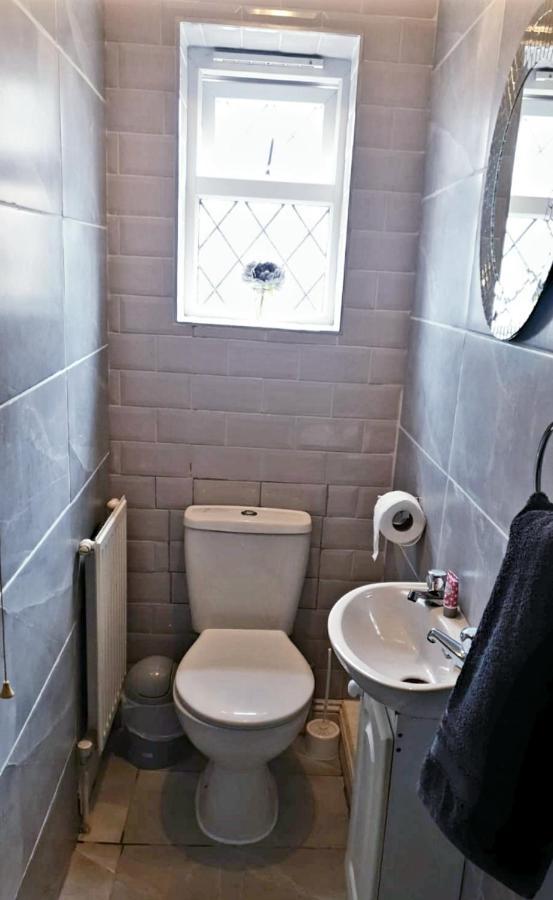 Apartment With Private Hot Tub, Sauna, Ice Bath, Gym Rainham  Luaran gambar